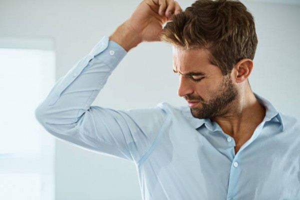 Chi phí cắt tuyến mồ hôi nách hết bao nhiêu tiền