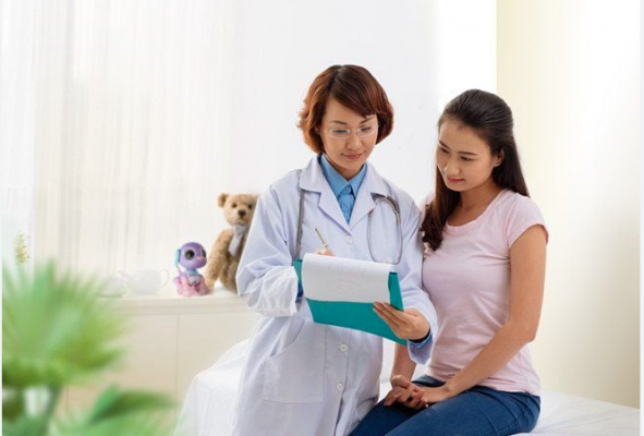 Khí hư màu nâu đen không mùi là bệnh gì? Cách điều trị